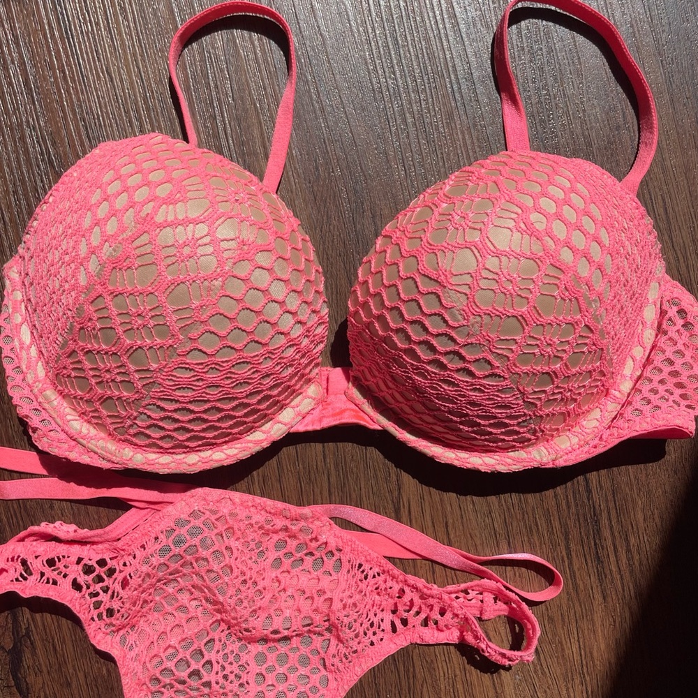 Victoria's Secret “Bombshell” Collection Bra and Thong Set - Picture 6 of 8
